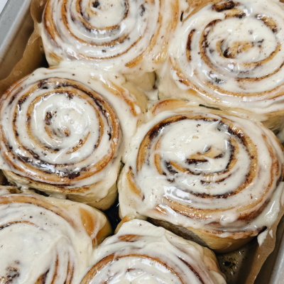 Untitled design (24) cinnamon rolls